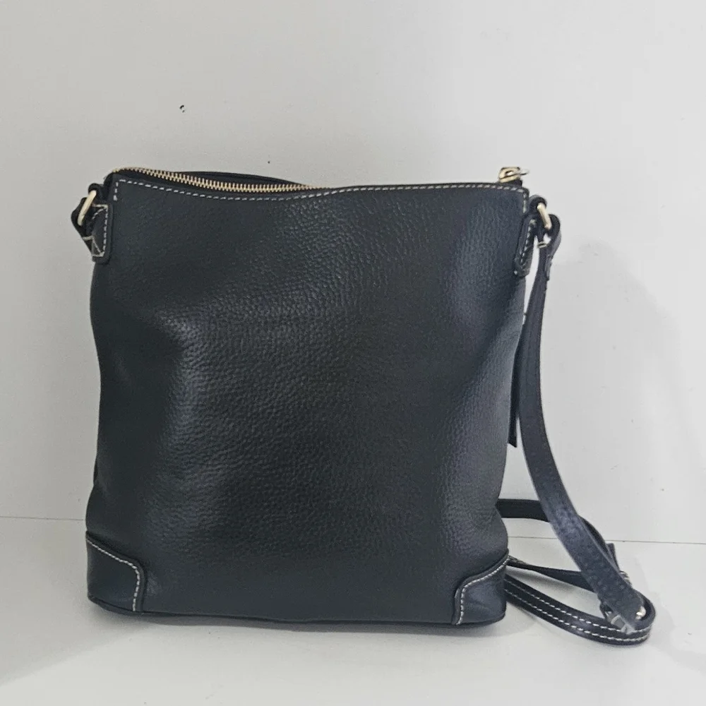 Like!New!Dooney and bourke Black Pebbled Leather Crossbody Bag - Picture 4 of 12